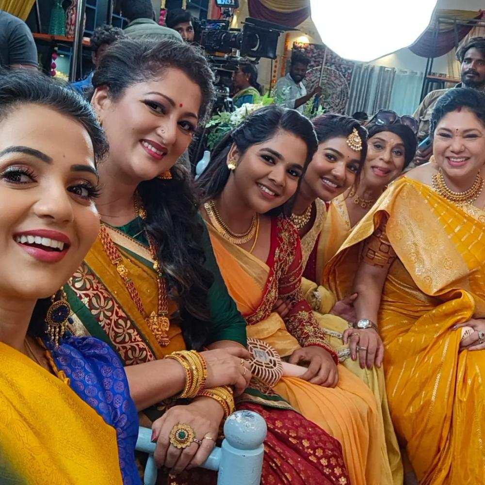 nenjathai-killathe-serial-photos